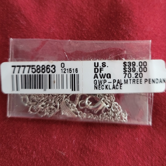 Silver colored necklace with palm tree - Picture 6 of 6